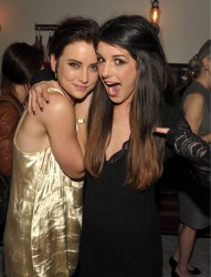 Shenae Grimes シェネイ・グライムス